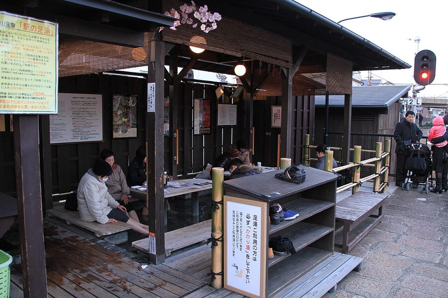 Foot bath etiquette sign at Arashiyama Onsen