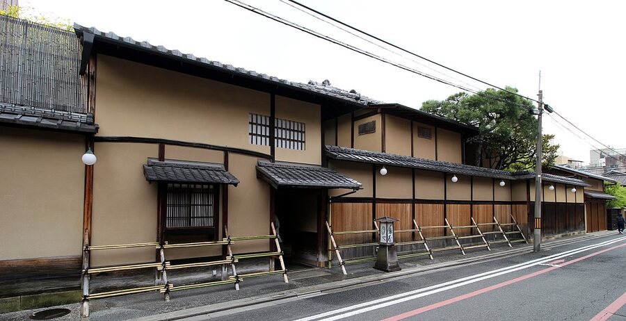 Tawaraya Ryokan exterior viewed from Fuyacho-dori, central Kyoto