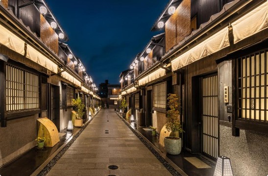 Nazuna Kyoto Tsubaki machiya property entrance