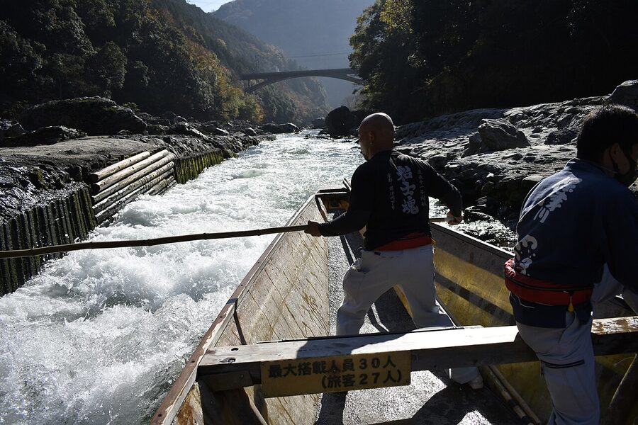 Boat going down the Hozugawa near Arashiyama