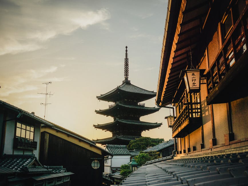 Yasaka pagoda at sunset over Higashiyama Kyoto