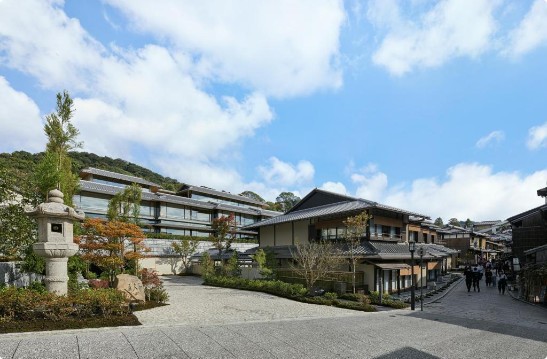 Park Hyatt Kyoto exterior on the Higashiyama hillside near Yasaka pagoda