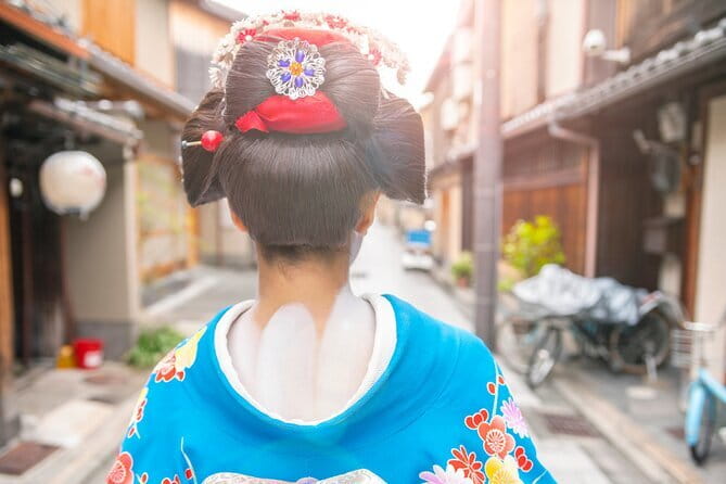 1 Hour Geisha Show in Kyoto - The guides make the difference