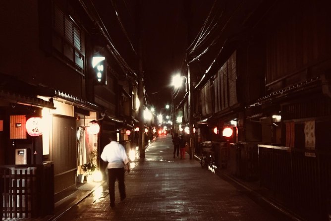 4 hours private tour of Kyoto - Gion: old streets, restaurants, and teahouses