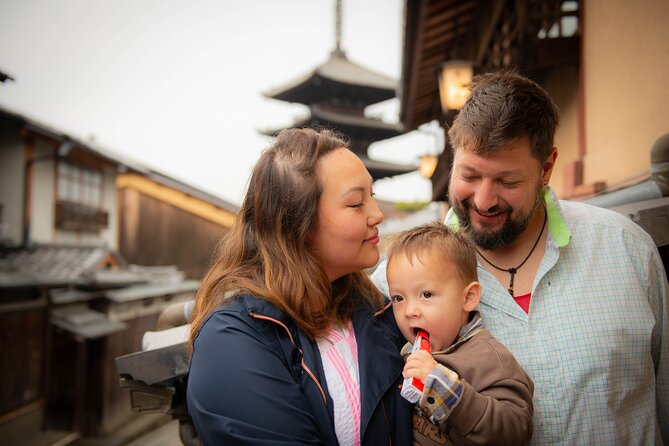 A Privately Guided Photoshoot in Beautiful Kyoto by a Pro - Higashiyama, from park paths to Yasaka Pagoda