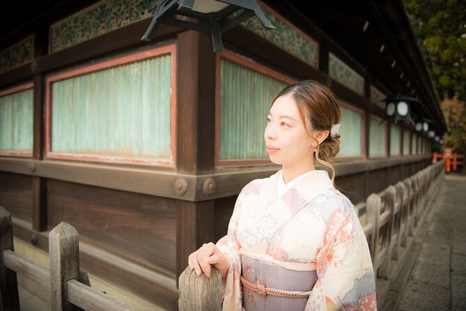 A Privately Guided Photoshoot in Beautiful Kyoto by a Pro - Posing help for people who dislike cameras