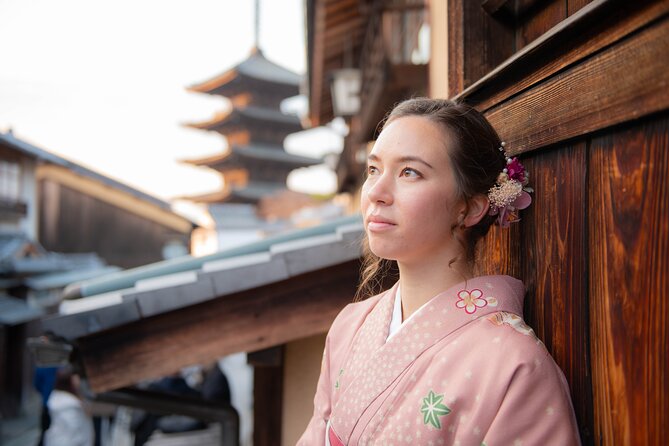 A Privately Guided Photoshoot in Beautiful Kyoto by a Pro - Gion’s traditional streets and small shrines