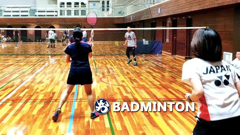 Badminton in Osaka & Kyoto with Locals! - Meeting the group and finding the gym