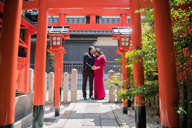 Beautiful Photography Tour in Kyoto - Maruyama Park supplies greenery and seasonal color