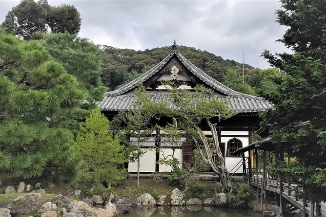Carefree Private Exploration of Fushimi Inari, Gion, Kiyomizudera, and More - Yasui-Konpiragu and the famous power stone