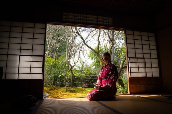 Discover Kyoto by Bike: Authentic Half Day Tour - Kyoto Imperial Palace: a spacious finish