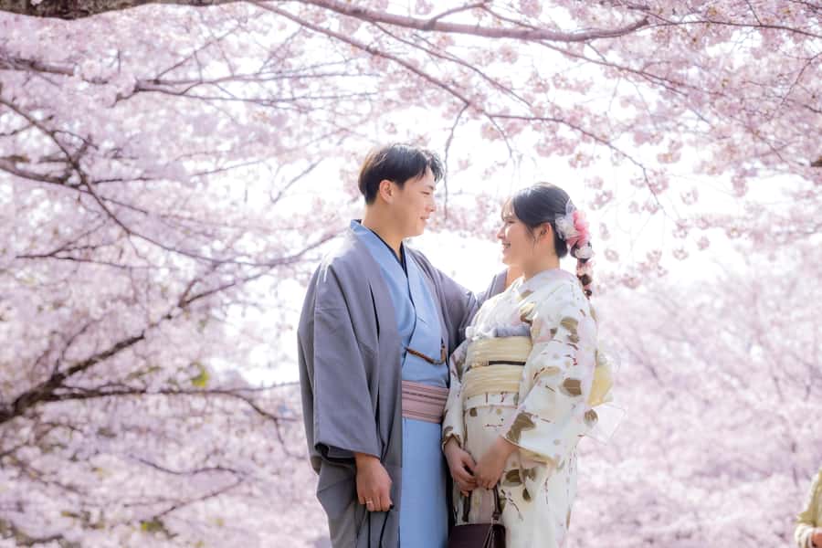 Enjoy Kyoto Summer in Traditional Kimono / Yukata - Taking Kyoto Outdoors in Traditional Dress