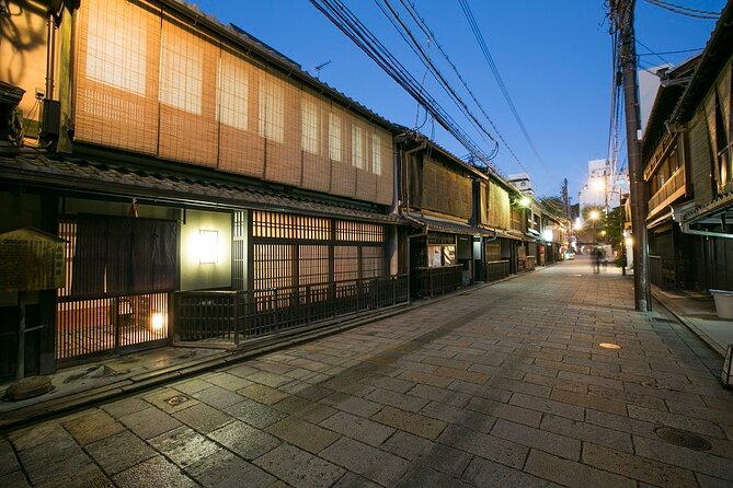 Experience Japan's Traditional Culture Night Tour in Kyoto - Seasonal differences you should take seriously