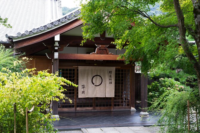 Explore Arashiyama Bamboo Forest with Authentic Zen Experience - Kameyama Park and the uphill route