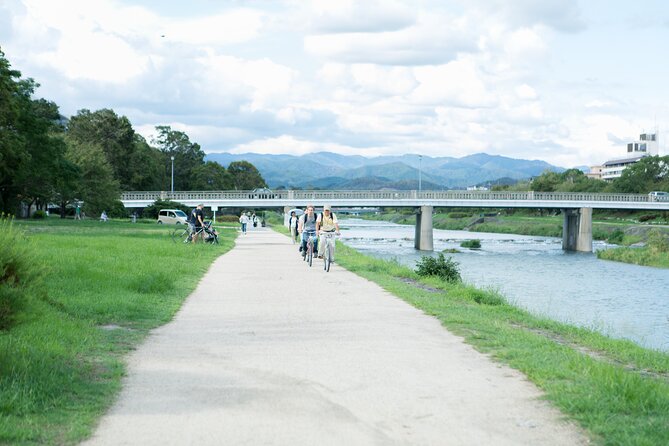 Explore Hidden Alleyway with a Local Expert (Afternoon Tour) - Why a bicycle reveals a different Kyoto