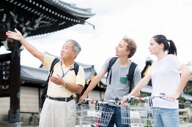 Explore Hidden Alleyway with a Local Expert (Afternoon Tour) - What the guide adds to the ride