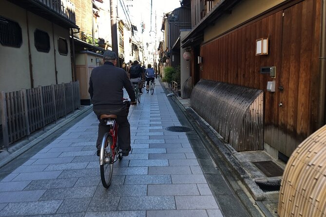 Explore Hidden Alleyway with a Local Expert (Morning tour) - Starting in Miyagawacho’s wooden lanes