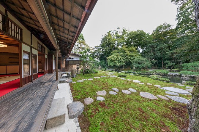 Family Mitsui House Museum with green tea admission ticket - The matcha moment on tatami