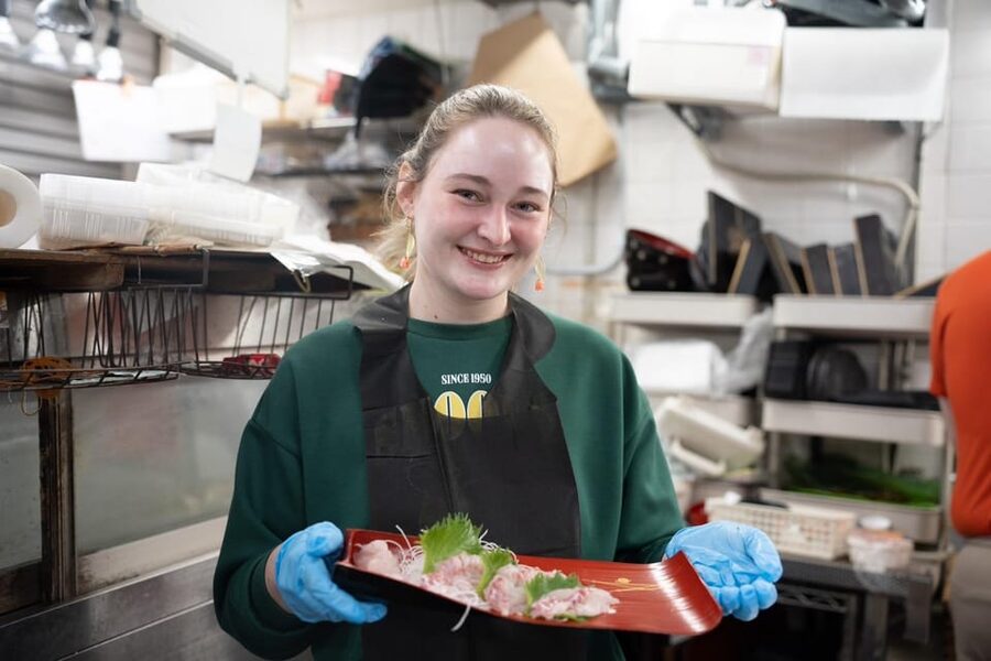 Fish cutting class - Your turn to fillet the fish
