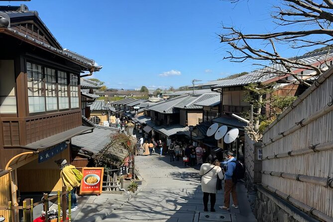 From Osaka: 10-hour Private Customizable Tour to Kyoto - Yasaka Shrine: a change from Buddhist temples