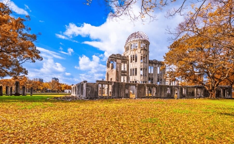 From Osaka/Kyoto: Hiroshima and Miyajima Private Tour - A private van is the main advantage