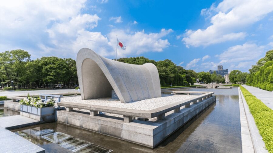 From Osaka/Kyoto/Nara: Hiroshima and Miyajima Private Tour - The ferry ride toward Miyajima