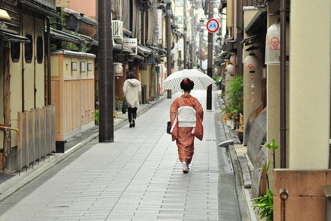 From Tokyo to Kyoto and Nara: A Captivating Full-Day Private Tour - Lunch beneath Kyoto Station
