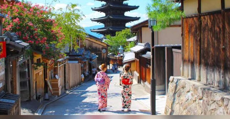 Full day Highlights destination of Kyoto with Hotel Pickup - Gion and the old geisha quarter