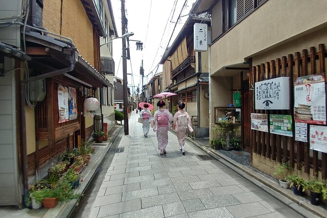 Full-Day Sightseeing to Kyoto Highlights - The ride to Kinkakuji turns transport into part of the lesson