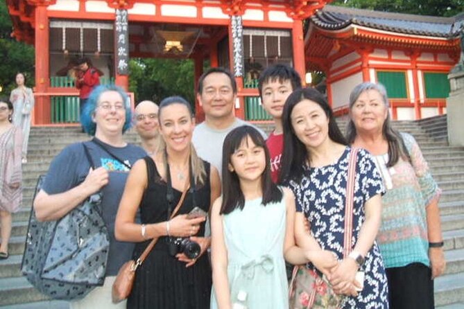 Gion and Fushimi Inari Shrine Kyoto Highlights with Government-Licensed Guide - Gion, Pontocho, and Miyagawacho after dark