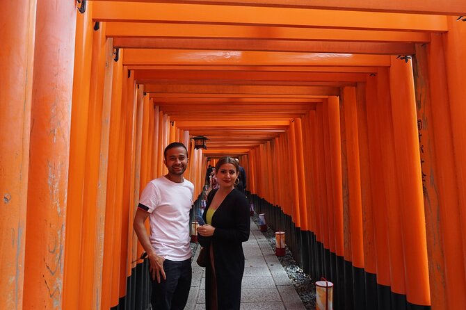 Gion and Fushimi Inari Shrine Kyoto Highlights with Government-Licensed Guide - Kennin-ji and the final temple contrast