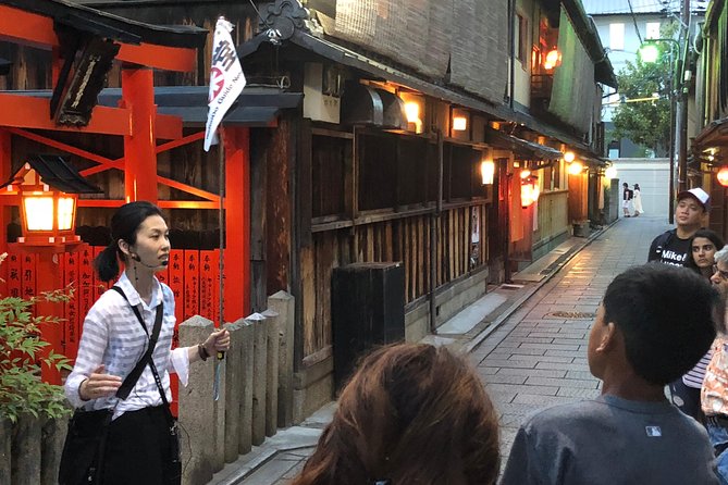 Gion Walking Tour by Night - Following Gion’s narrow lanes without getting lost