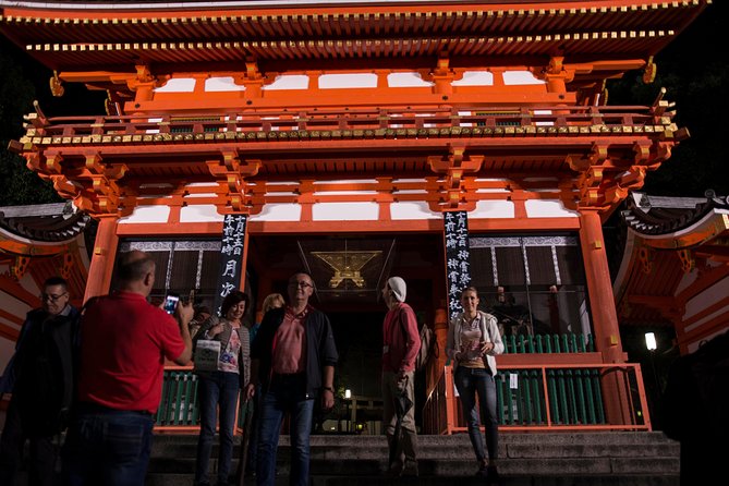 Guided Gion Tour: Explore Kyoto’s Historic Geisha District - Chion-in Temple Gate brings scale to the route