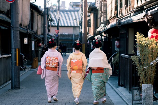 Guided Gion Tour: Explore Kyoto’s Historic Geisha District - Maruyama Park offers a needed pause