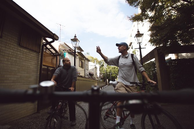 Hidden Kyoto E-Biking tour - Daitokuji brings you into a quieter temple district