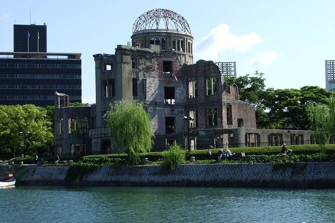 Hiroshima and Miyajima 1 Day Tour for who own the JR Pass only - Arriving on Miyajima before the crowds build