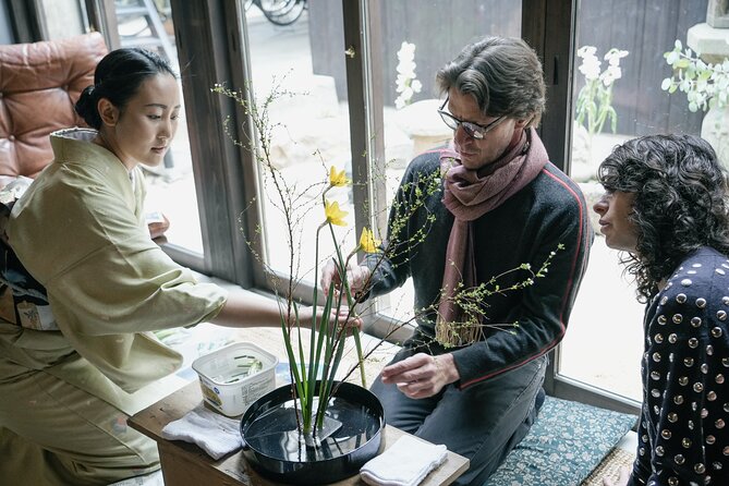 Ikebana Traditional Japanese Art of Flower Arranging - Key points at a glance