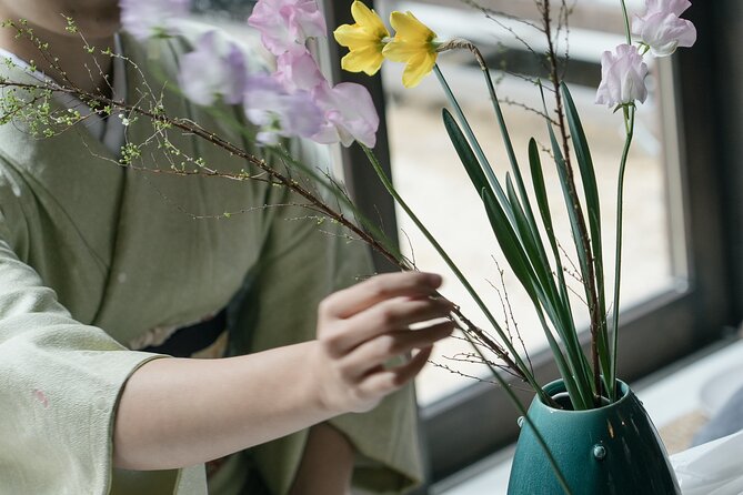 Ikebana Traditional Japanese Art of Flower Arranging - A quiet Kyoto lesson built around living flowers