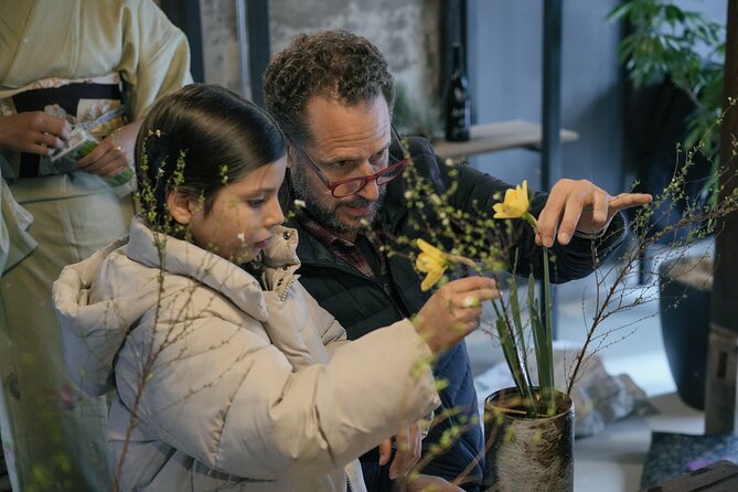 Ikebana Traditional Japanese Art of Flower Arranging - Mana’s teaching style and the value of a small group
