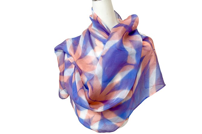 Itajime Shibori Scarf Class - Visiting the museum while the scarf dries