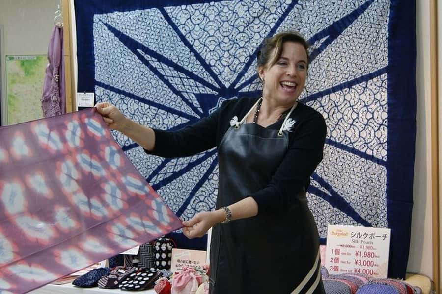 Itajime Shibori Scarf Class at Kyoto Shibori Museum - Watching the pattern appear