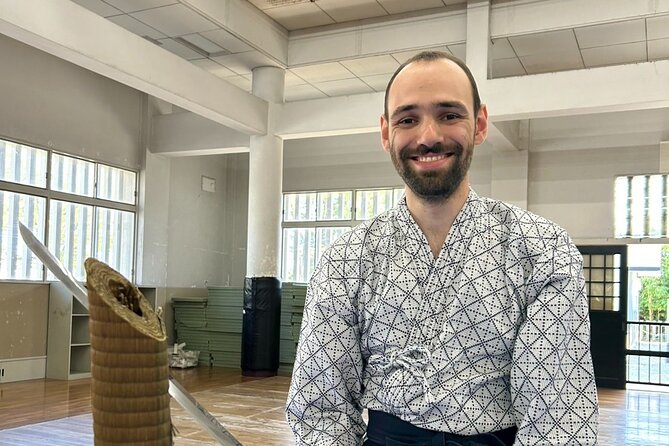 Kendo and samurai experience in Kyoto - Samurai clothing, replica blades, and photo time