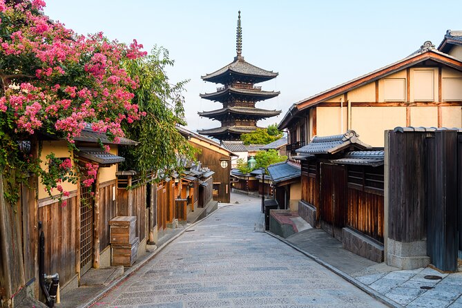 Kiyomizu Temple and Backstreets of Gion, Half Day Group Tour - Yasaka Koshin-do and its colorful charms