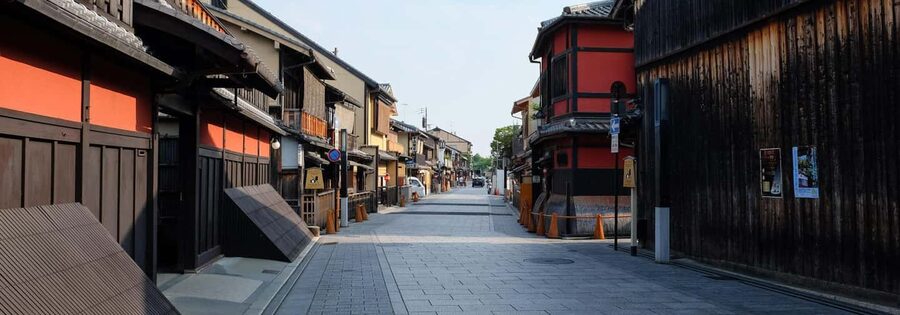 KIYOTO's Private Wander: Highlights & Hidden Gems - Kinkaku-ji brings a change of mood