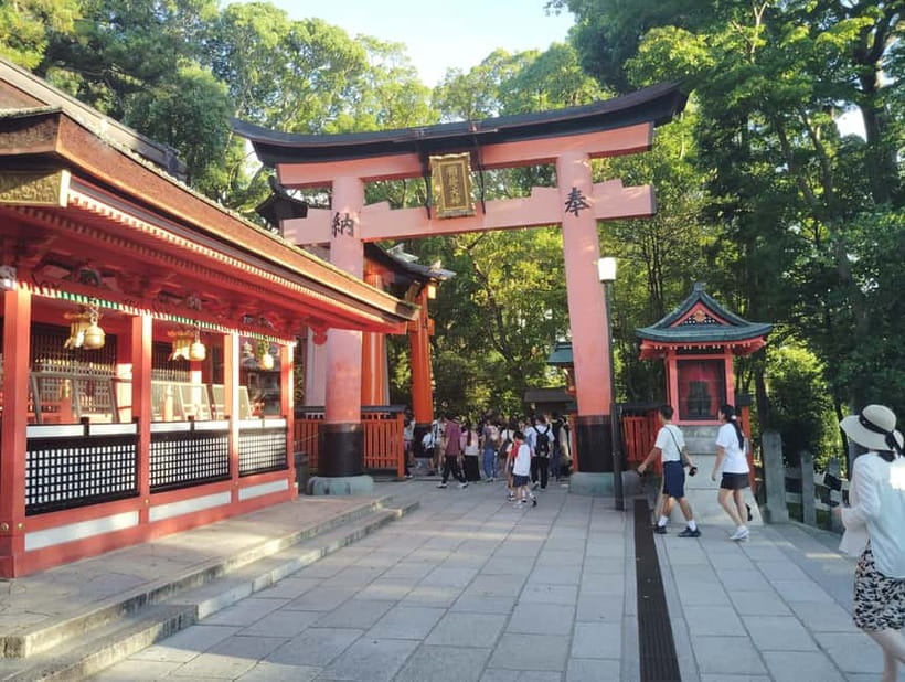 Kyoto: 1.5-Hour Guided Tour of Fushimi Inari Shrine - Starting at JR Inari Station