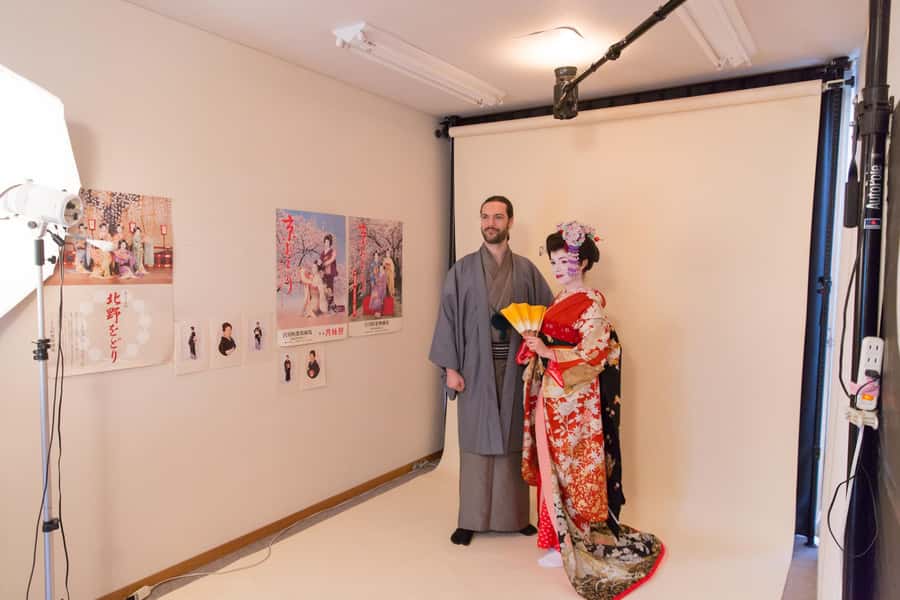 Kyoto: 2-Hour Maiko Makeover and Photo Studio Shoot - Comfort, clothing, and practical limits