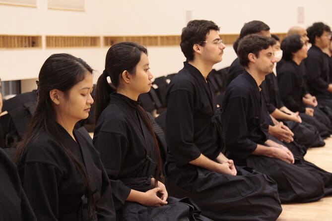 Kyoto 2 Hours Genuine Kendo / Samurai Experience In Japan - Putting on kendo armor and learning the equipment
