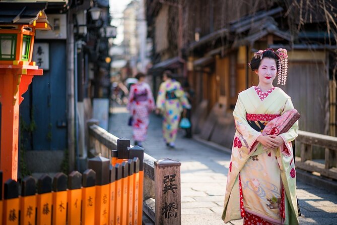 Kyoto 4 hr Gion Private Guided Tour & Maiko or Geisha Dinner - Key points to know before booking