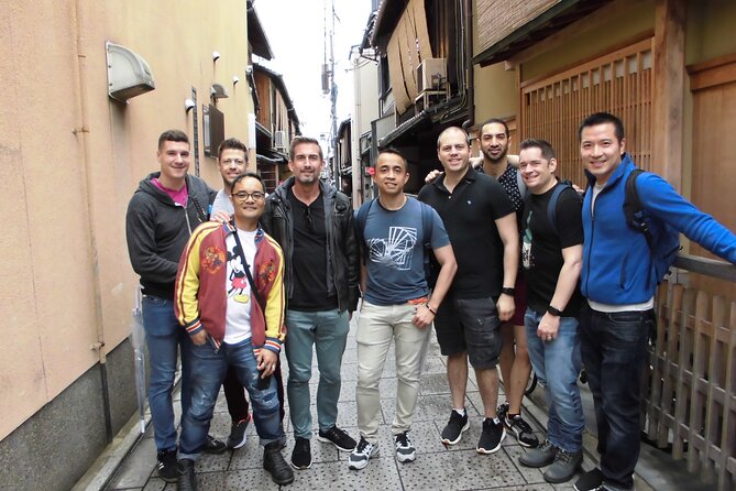 Kyoto 4 hr Gion Private Guided Tour & Maiko or Geisha Dinner - Meeting one Maiko or Geisha at dinner