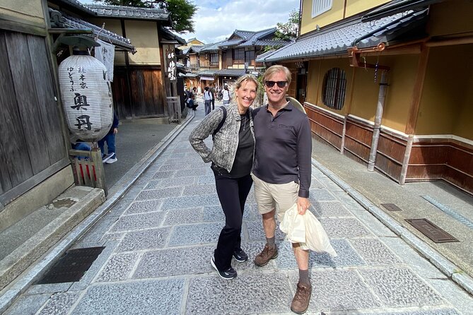 Kyoto 4 hr Gion Private Guided Tour & Maiko or Geisha Dinner - How the private format changes the experience